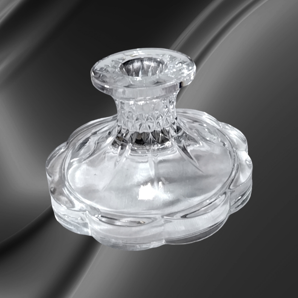 👣4/$20.  Elegant Clear Glass Candle Holder - Picture 4 of 5